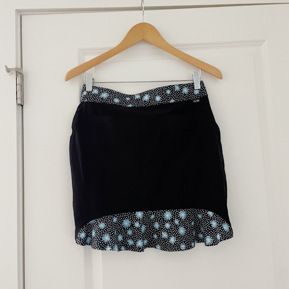 Belyn Key Onyx Moonstruck Floral Ruffle Golf Skort UPF 50 - Picture 4 of 8